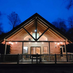 Peek A Boo Cabins: Cozy Cabin